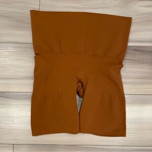 SKIMS Shapewear Shaping Shorts Size 3X Bronze Colour